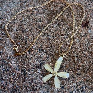 Gold Flower Pendant Necklace Stainless steel